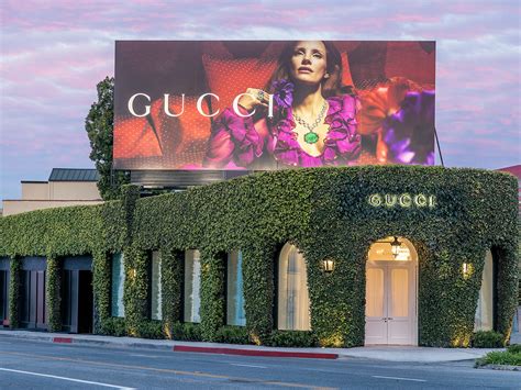 Step Into The Gucci Salon: A Luxurious, High